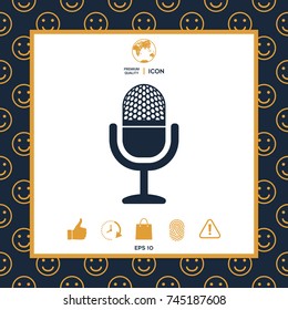 Vintage microphone icon