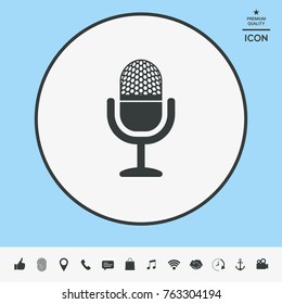 Vintage microphone icon