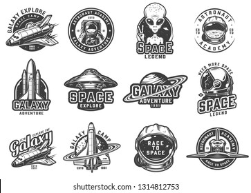 Emblemas espaciales monocromos vintage con lanzaderas alienígenas mostrando señal de paz ufo cohete saturn planeta astronauta casco cosmonauta astronauta ilustración vectorial aislada