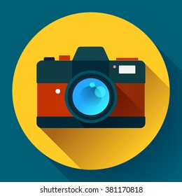 Vintage photo camera icon with long shadow. Flat design style