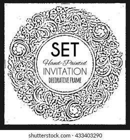 Vintage round decorative frame.Vector round floral wreath. Decor for decoration of your design. Template invitations, holiday greetings, cards, decorations tableware.monochrome image. 