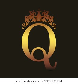 Vintage royal emblem with Q letter silhouette. Medieval queen crown. Fashion branding emblem