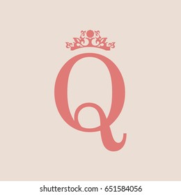 Vintage royal emblem with Q letter silhouette. Medieval queen crown. Fashion branding emblem