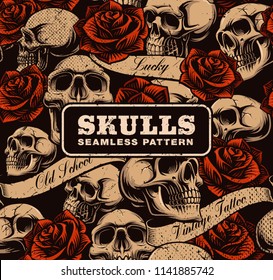 Vintage seamless background with skulls and roses. Old school tattoo pattern. 