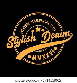 Roteiro estilo vintage para "Denim elegante" dentro de um emblema retro circular. Usa serifas e algarismos romanos em negrito, projetando uma estética patrimonial de alto contraste.
