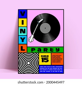 Fiesta de música de disco de vinilo o plantilla de diseño de afiches o volantes de eventos dj con disco de vinilo realista y composición tipográfica en formas geométricas de colores brillantes. Ilustración del vector