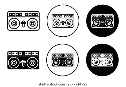 Vinyl turntable record player icon set. Classic vinyl disc record vector logo. Turntable with vinyl disc symbol in outline style