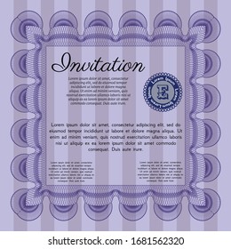 Violet Formal Einladung Vorlage. Elegantes Design. Vektorillustration. Mit guillochiertem Muster und Hintergrund. 