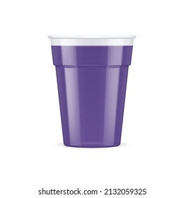 Copa De Plástico Violeta Para Un Solo Uso. Colgador desechable de contenedores para bebidas aisladas en fondo blanco