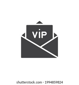VIP Einladung Vektorsymbol. volles Flachzeichen für mobiles Konzept und Webdesign. Umschlag mit dem Symbol für die Vip-Karte. Symbol, Logo-Abbildung. Vektorgrafik