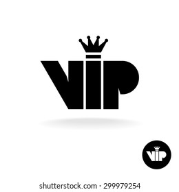 VIP letras abreviatura simples silhueta preta logotipo ícone com coroa