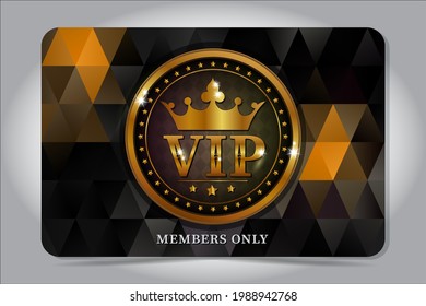 VIP Premium-Karte mit Gold Elementen und Krone. Poly Hintergrund.