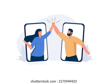 Virtual hi cinco para colaboración de éxito, trabajo remoto o saludo en línea para el logro de negocios, concepto de videoconferencia en línea, feliz hombre de negocios y mujer de negocios hola cinco desde el teléfono móvil.