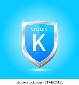 Escudo de vitamina K con átomo azul, una flecha hacia arriba. Proteger el cuerpo para mantenerse sano, protegerse de los productos químicos que entran en el cuerpo. Para alimentos de productos nutritivos. Conceptos científicos médicos. Ilustración vectorial 3D.