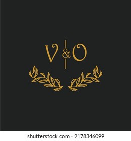 VO initial monogram wedding with creative leaf line