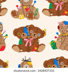 Voodoopuppen mit Nadeln, Nadeln, Patches. Nette lustige Kreaturen. Charaktere im Cartoon-Stil. Hand gezeichnete Vektor-Illustration. Lappen, Textil, Stoff Spielzeug. Quadratisches nahtloses Muster, Hintergrund, Tapete