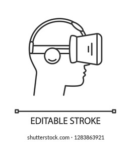 VR player side view linear icon. Virtual reality player. Thin line illustration. 3D VR mask, glasses, headset with built in headphones. Contour symbol. Vector isolated outline drawing. Editable stroke