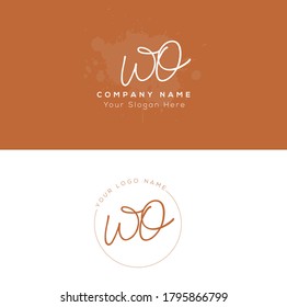  W O WO Escritura manuscrita inicial y logotipo de la firma. Logo inicial del vector de belleza. Diseño floral y botánico