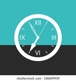 Wall clock showing seven o'clock time.