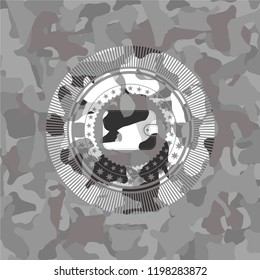wallet icon inside grey camo texture