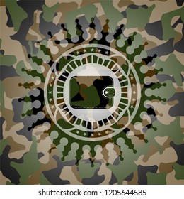 wallet icon on camouflage pattern