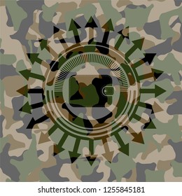 wallet icon on camouflage pattern