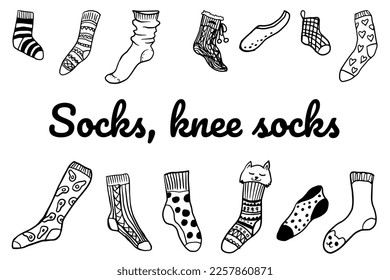 Warme WinterWollsocken-Set. Vektorhandgezeichnete Illustration von gemütlichen Wintersocken. Elemente für Flyer, Label, Logo-Design.
