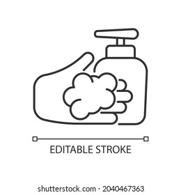 Lavado con un icono lineal de jabón líquido. Minimizar el riesgo de transferencia de gérmenes. Limpiador antimicrobiano. Ilustración personalizable de línea delgada. Símbolo de contorno. Dibujo de contorno aislado del vector. Trazo editable