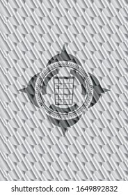 icono de la canasta de basura dentro de la placa de plata. Patrón de escalas. Ilustración vectorial. Detallado.