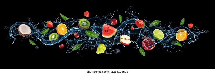 Wasser fließt mit Früchten, Beeren und grünen Blättern. Realistisches Getränk Wasser Splash, Tropfen und Blasen mit frischen Orangen, Kalk, Erdbeeren und Wassermelonen, Apfel, Kirschen, Kokosnuss und Trauben