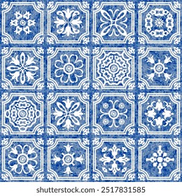 Padrão sem costura aquarela de azulejos azuis com ornamentos geométricos e florais brancos 