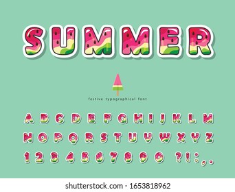 Fuente de moda del verano de la sandía. Papel decorativo de caricatura cortado por el alfabeto. Citas y números graciosos. Para carteles, banner, pantalones-T, diseño de folletos. Ilustración del vector