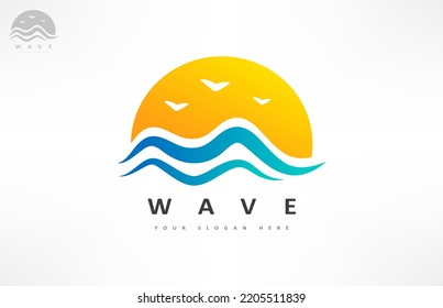 Vector de logotipo de onda y sol. Diseño acuático.