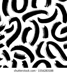 Wavy lines hand drawn seamless vector pattern. Ink brush texture. Black curly waves on white background. Paint brushstrokes grunge freehand drawing. Abstract textile, wrapping paper monochrome design.