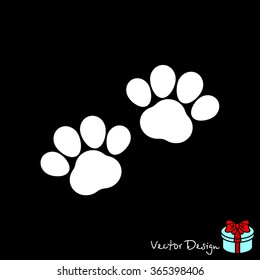 Web line icon. Animal footprint.