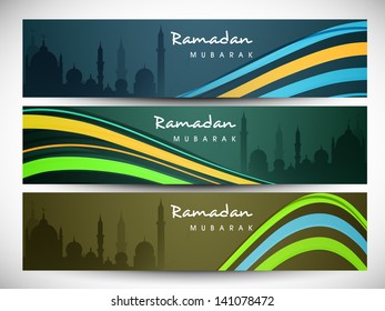 Cabecera o banner del sitio web con brillantes olas y vista de la mezquita para Ramadan Kareem.