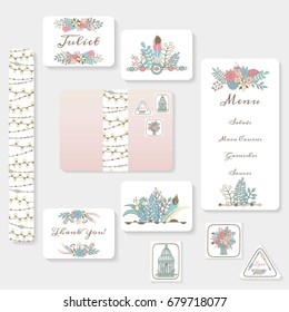 Suíte de cartões de convite de casamento com projeto de jardim terno. Flores de pastel, gaiolas de pássaros, guirlandas e lâmpadas. Estilo hippie boho. Ilustrações desenhadas à mão.
