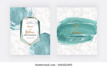 Invitación de Boda con textura de acuarela de trazo de pincel de menta con confeti dorado. Plantilla moderna de la pintura de la mano para el Anuncio Guardar, volante, cartel, la fecha, saludo.
