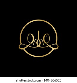 Wedding logo monogram with two curly letters mirrored. Initial gold letter q qq inside circle vector logo design template on black background. Suitable for wedding invitation, tailor shop, print, web.