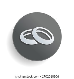 Hochzeitsringe, Paarkreise, einfaches Symbol. Weißes Papiersymbol auf grauem Rundknopf oder Abzeichen mit Schatten