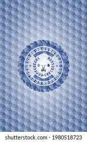 levantamiento de pesas dentro del icono de la corona dentro del emblema azul con un patrón geométrico. 