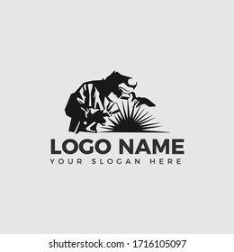 Welding company logo design, CLASSIC WELDER LOGO FRONT VIEW, STYLE  SIMPLE AND CLEAN LOGO ICONIC