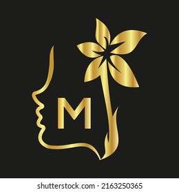 Frauenlogo in M   Vectordesign-Vorlagenelemente für Ihre Anwendungs- oder Firmenidentität.mit Frauenkreis
 Buchstabe Reverse Symbol . Illustration kann für Web- und Mobile-Grafikdesign, Log