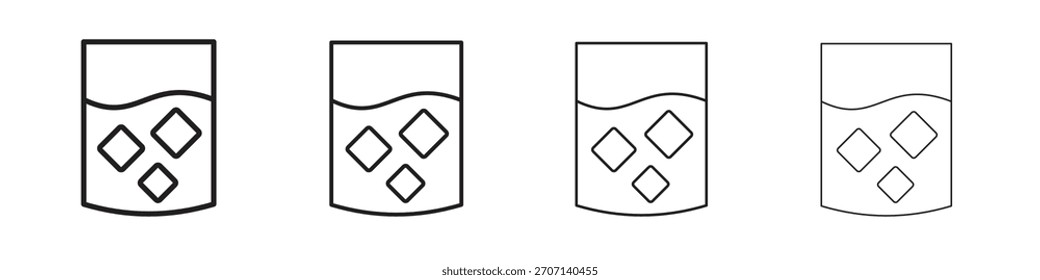 Icono de Vector lineal de vidrio de whisky en un estilo editable.