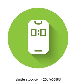 Icono de la interfaz del smartphone de la aplicación de reloj de alarma blanca aislado con fondo de sombra larga. Botón Círculo verde. Vector