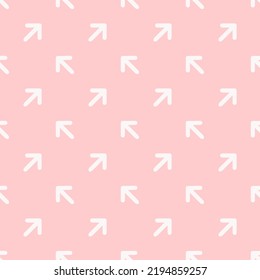 Flechas blancas sobre fondo rosado.
