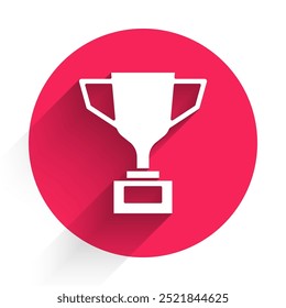Taça White Award com ícone de bicicleta isolado com sombra longa. Símbolo do troféu de vencedor. Troféu de campeonato ou competição. Esporte. Botão de círculo vermelho. Vetor
