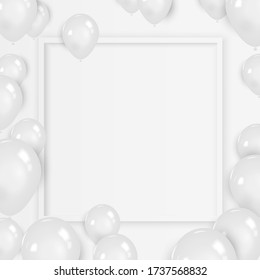 Globos blancos en espacio en blanco con marco. Antecedentes festivos o concepto de cumpleaños.