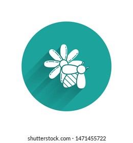White Bee and flower icon isolated with long shadow. Sweet natural food. Honeybee or apis with wings symbol. Flying insect. Green circle button. Vector Illustration