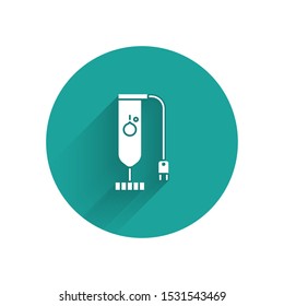 White Blender icon isolated with long shadow. Kitchen electric stationary blender. Cooking smoothies, cocktail or juice. Green circle button. Vector Illustration